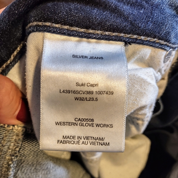 Silver Jeans - Picture 3 of 4